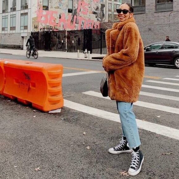 💥SHOWSTOPPER!💥APPARIS SOPHIE CHUNKY PLUCHE FUR OVERSIZED COAT IN CHESTNUT - Picture 8 of 8